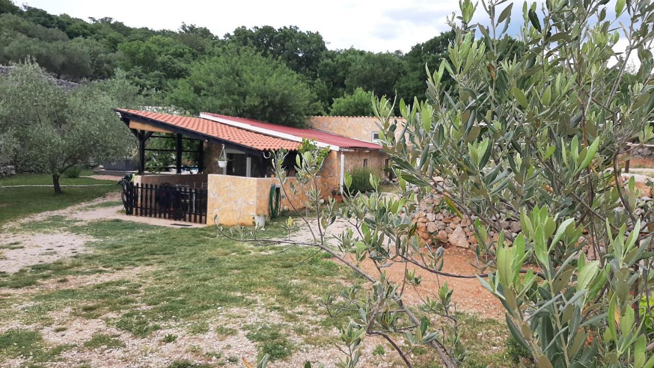 Holiday House Pulina Punat Ngoại thất bức ảnh