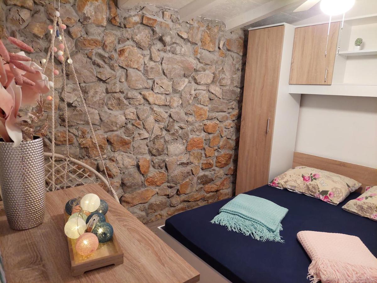 Holiday House Pulina Punat Ngoại thất bức ảnh