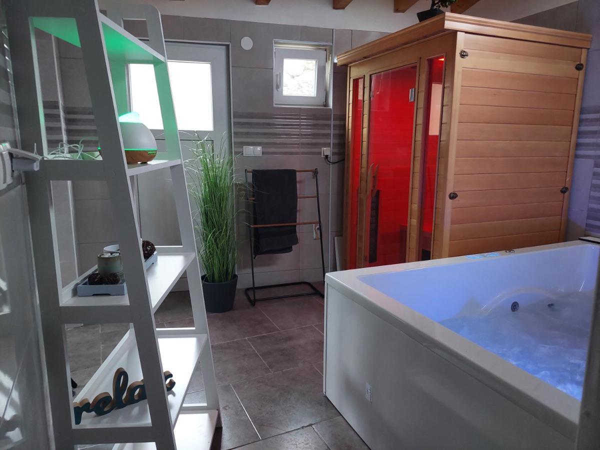 Holiday House Pulina Punat Ngoại thất bức ảnh