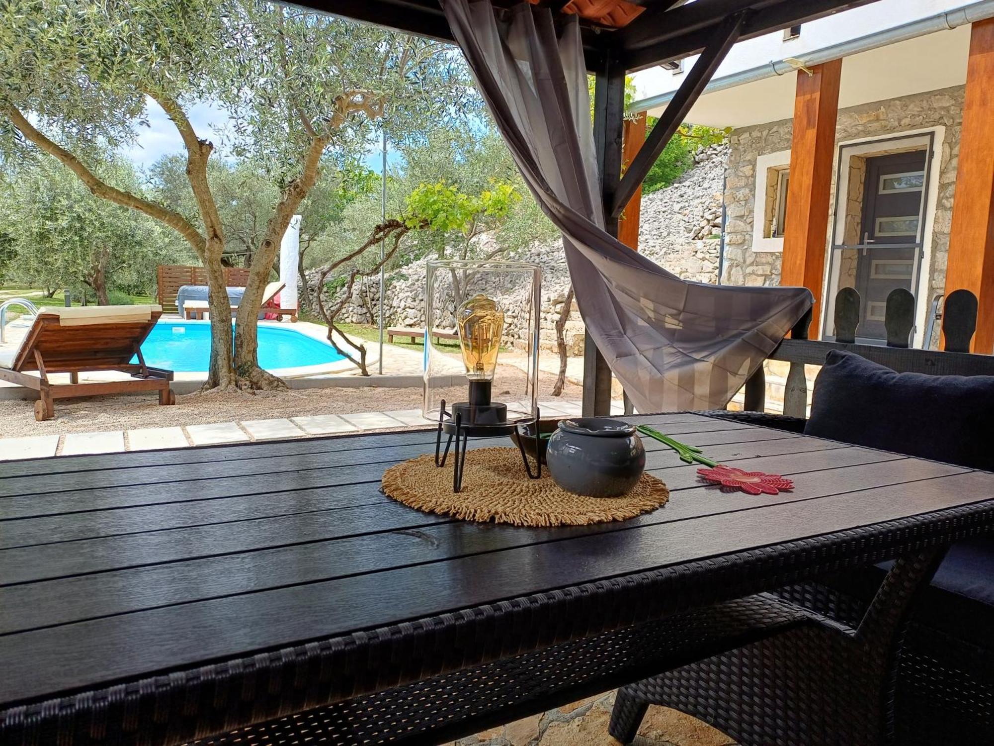 Holiday House Pulina Punat Ngoại thất bức ảnh