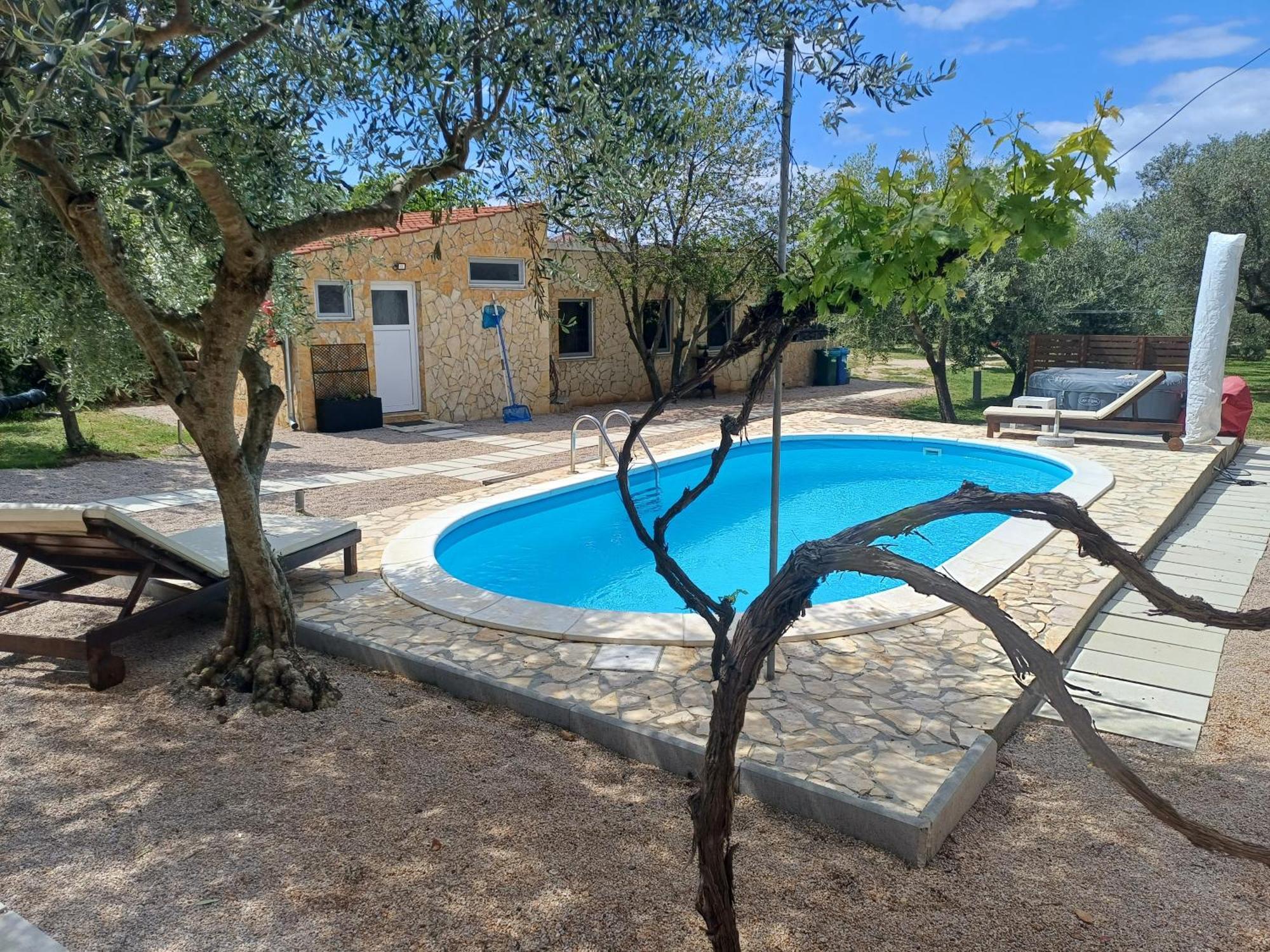 Holiday House Pulina Punat Ngoại thất bức ảnh